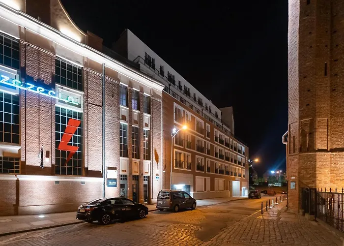 400 Bulwary Stare No 1 *